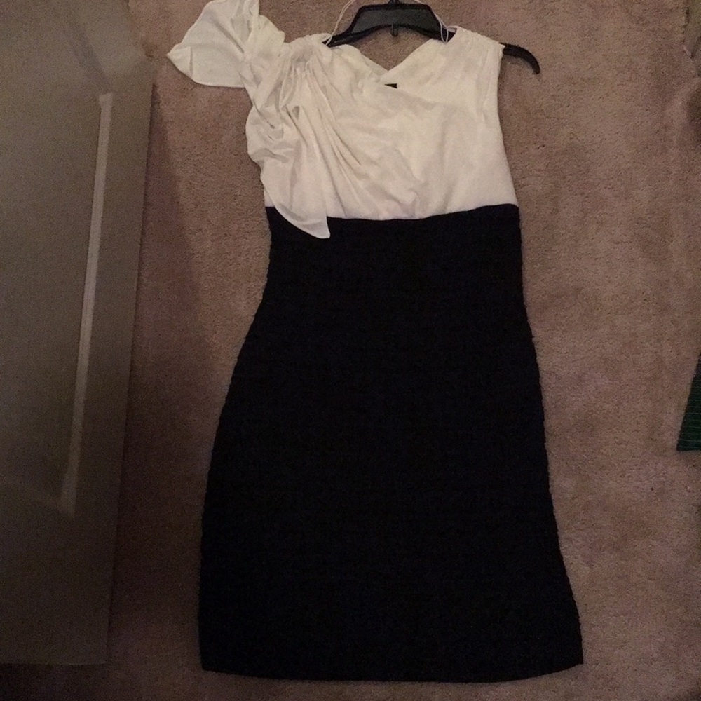 Black and white sleeveless night out dress